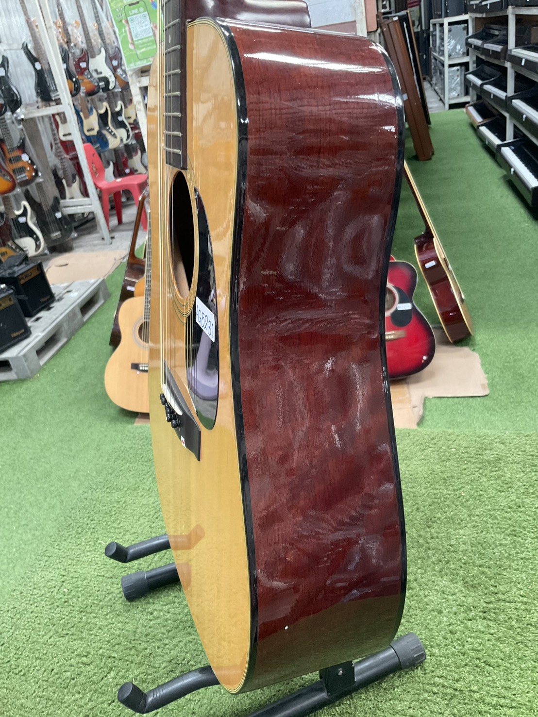 กีต้าร์โปร่ง Morris : W-15