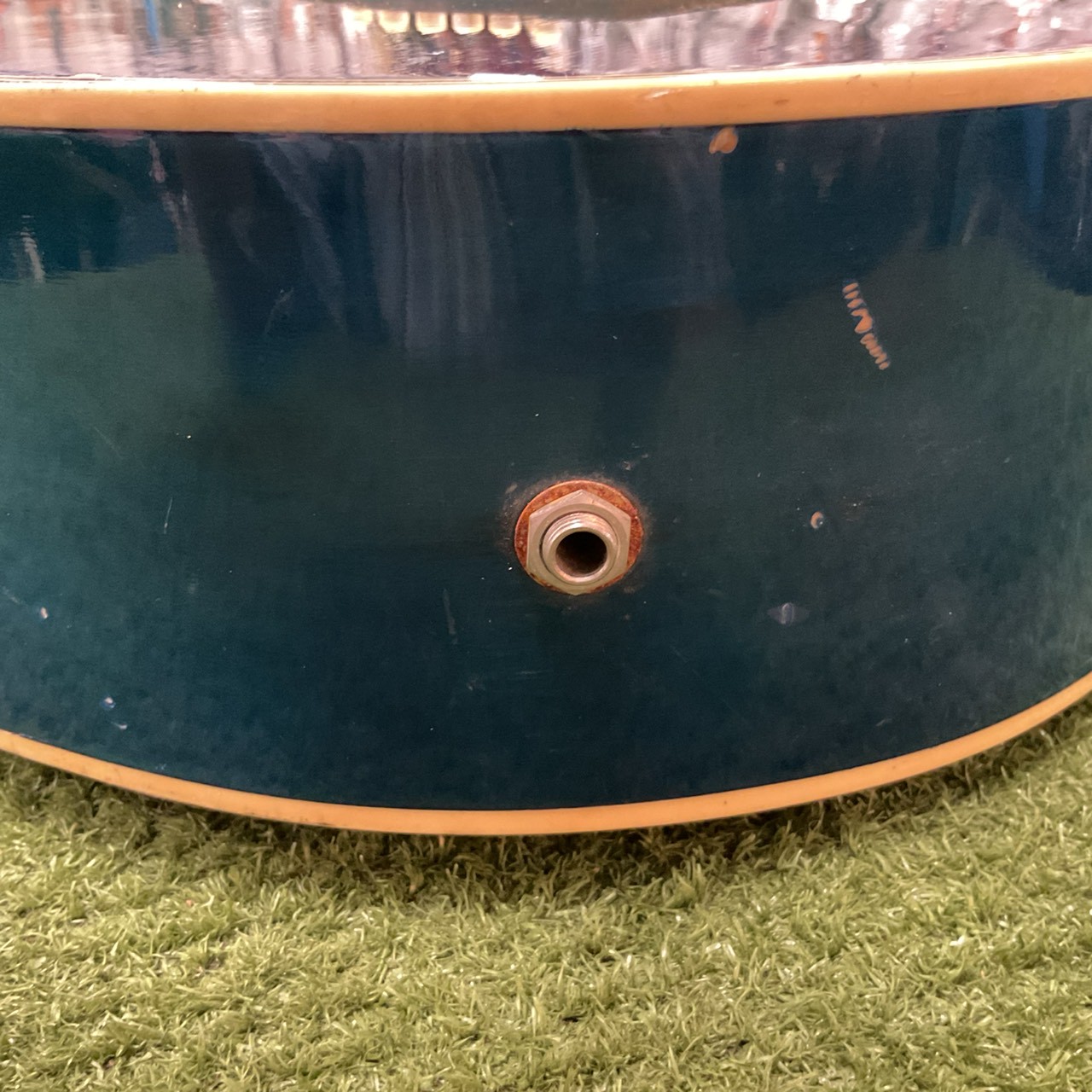 กีต้าร์โปร่งไฟฟ้า Mavis