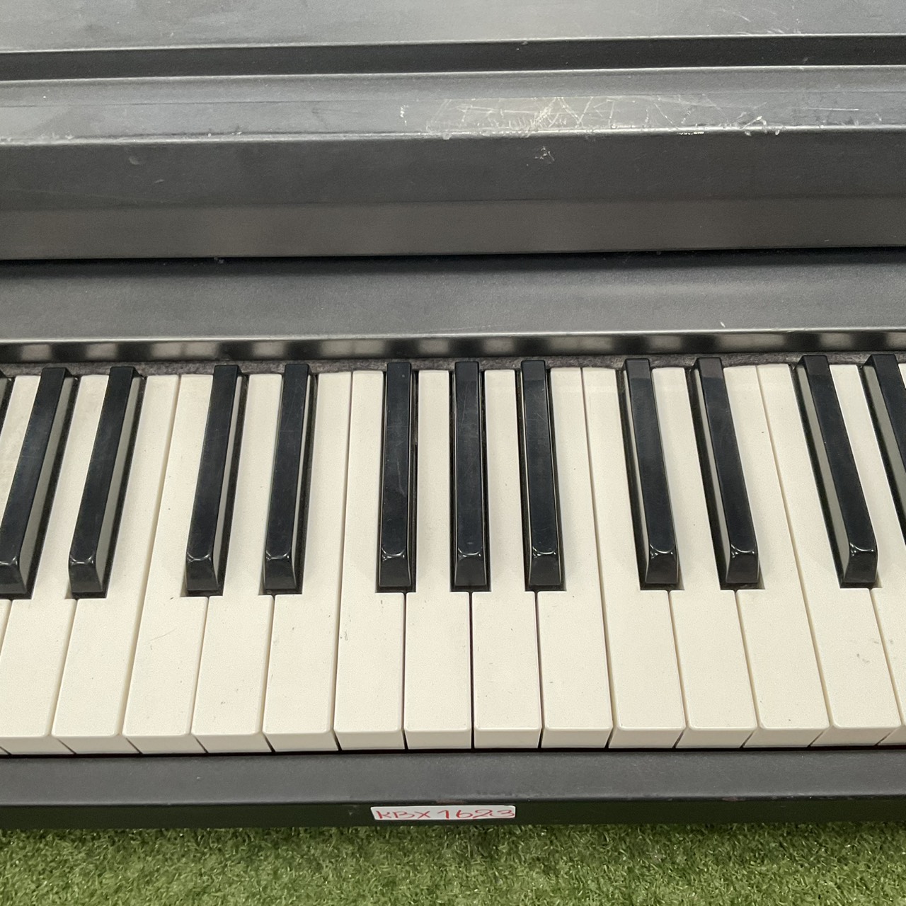 เปียโน YAMAHA : CLP-250 สินค้าไม่พร้อมใช้งาน (ต้องซ่อม)