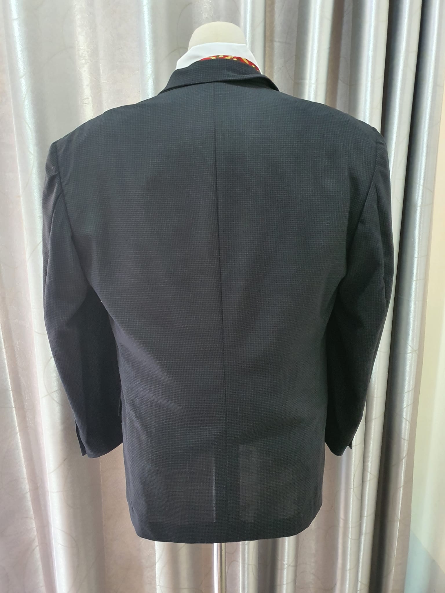 Suit0015 เสื้อสูท นำเข้า มือสอง สีดำลายตาราง STUDIO UOMO อก 40 นิ้ว