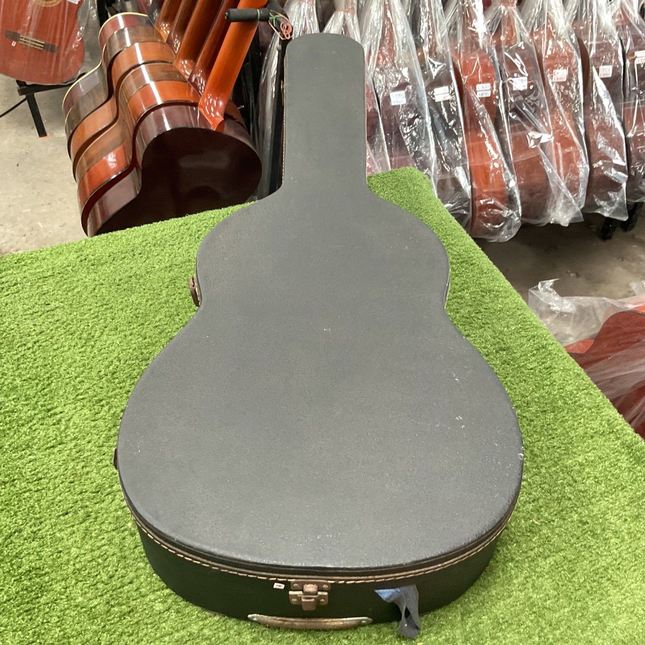 กล่องเคสกีต้าร์คลาสสิค