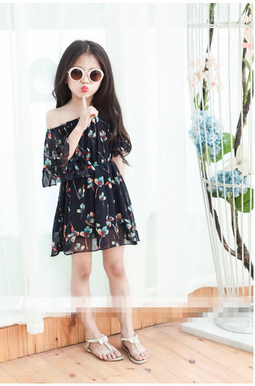 ชุดเดรสสีดำลายดอกไม้ ผ้าระบาย *ปาดไหล่ได้