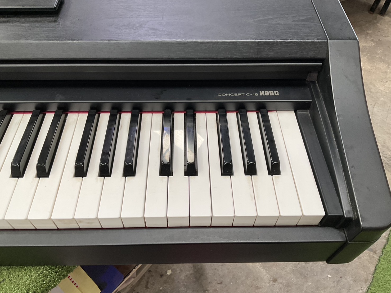 เปียโน KORG : C-16 สินค้าไม่พร้อมใช้งาน (ต้องซ่อม)
