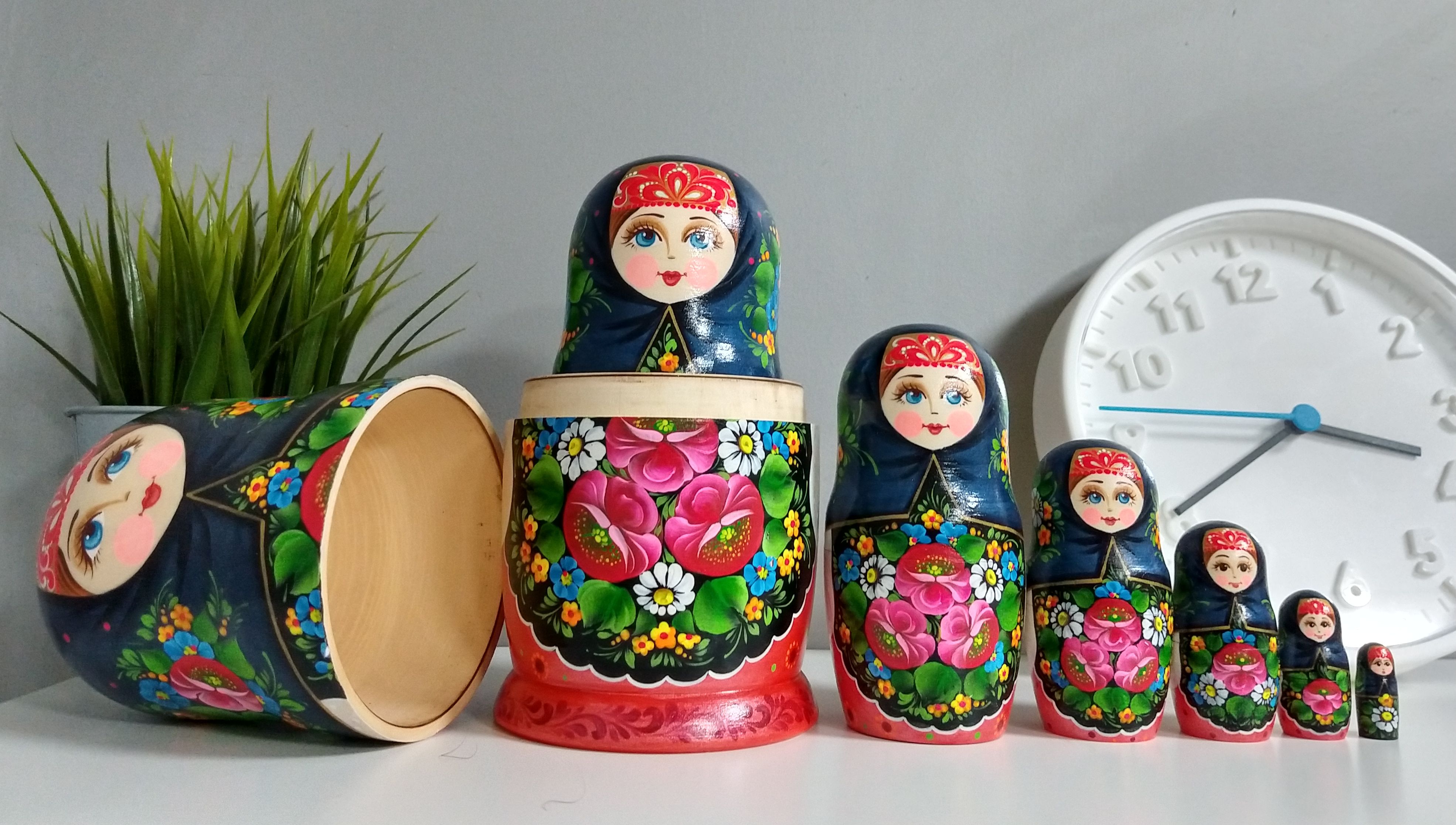 ตุ๊กตาแม่ลูกดกรัสเซีย (Matryoshka) - Premium Dolls "From Russia With Love 7 Dolls Colorful "