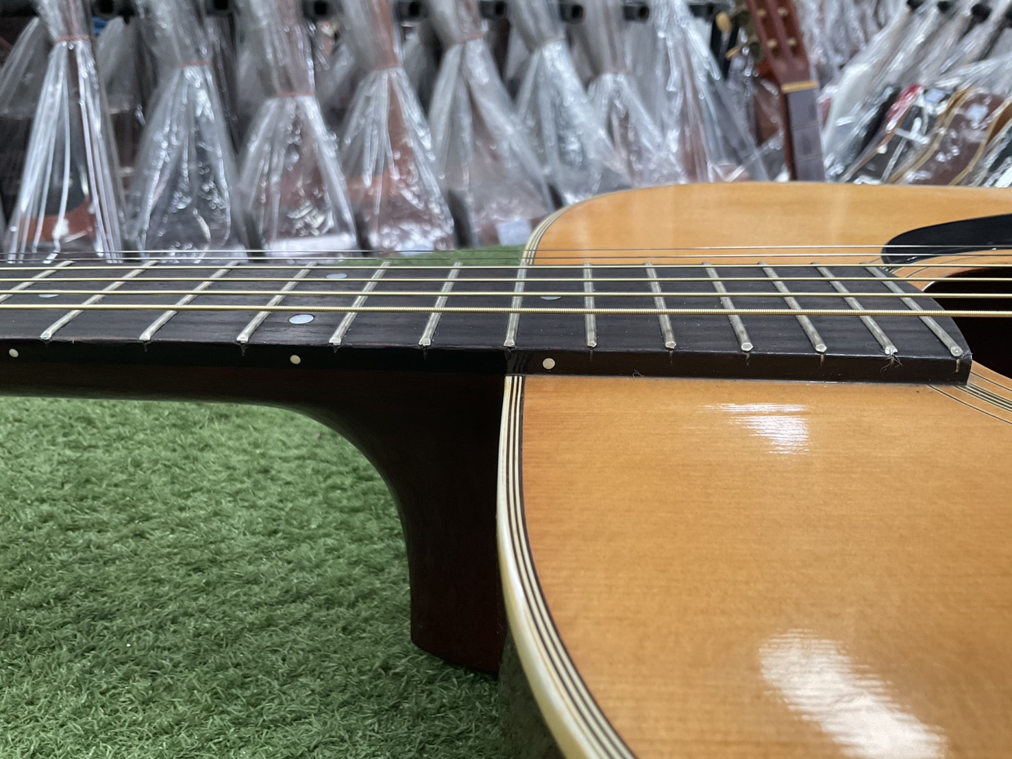 กีต้าร์โปร่ง No Brand