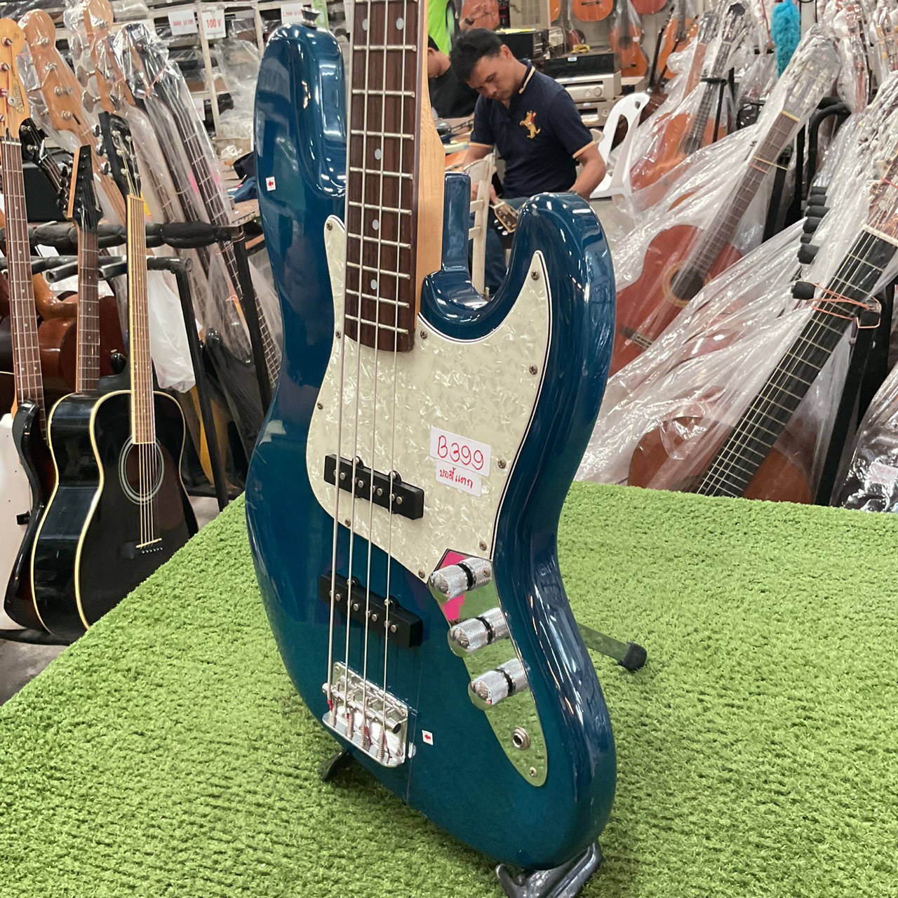 กีต้าร์เบส SELDER