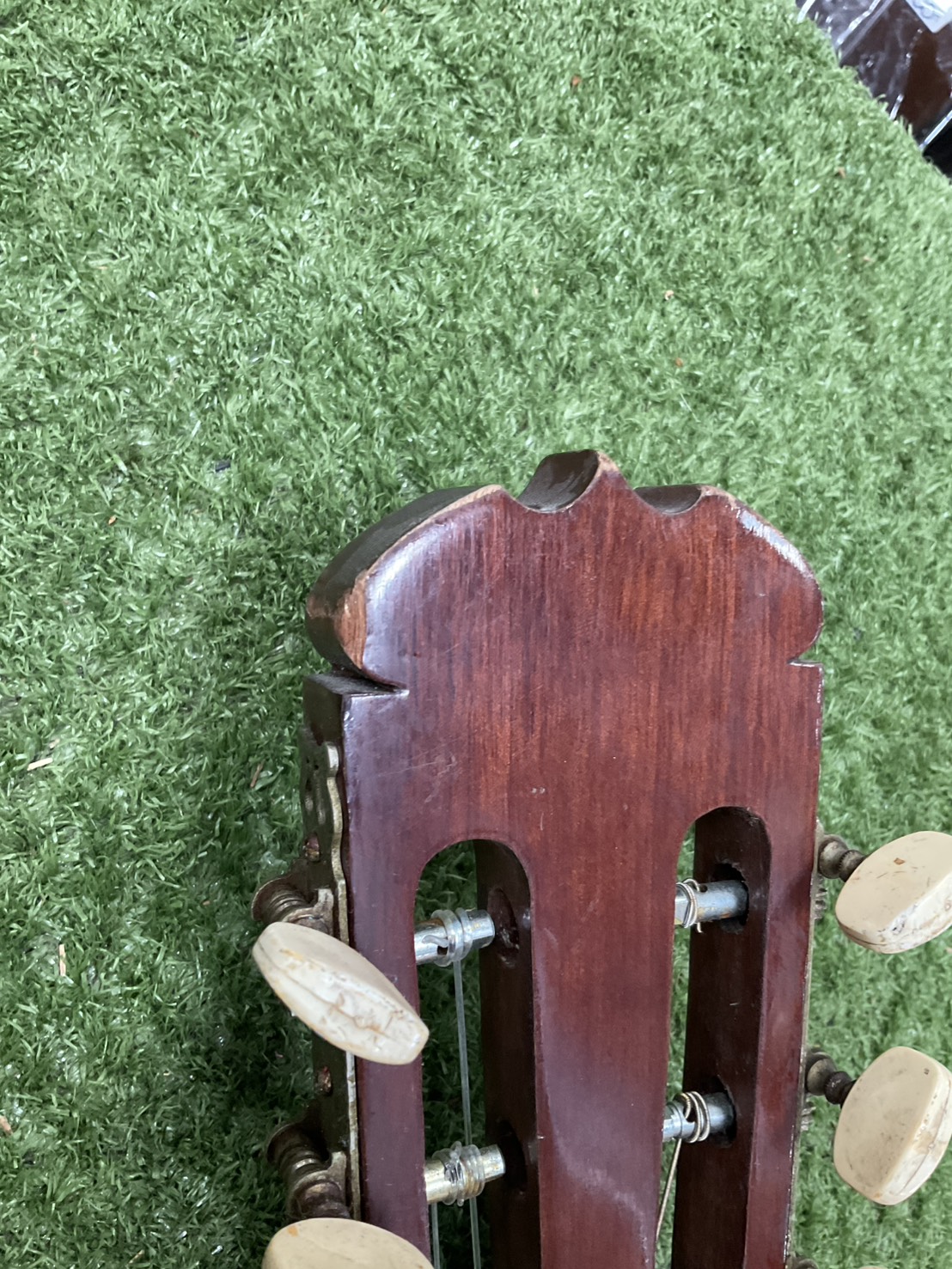 กีต้าร์คลาสสิค CLARK GUITAR : NO.10