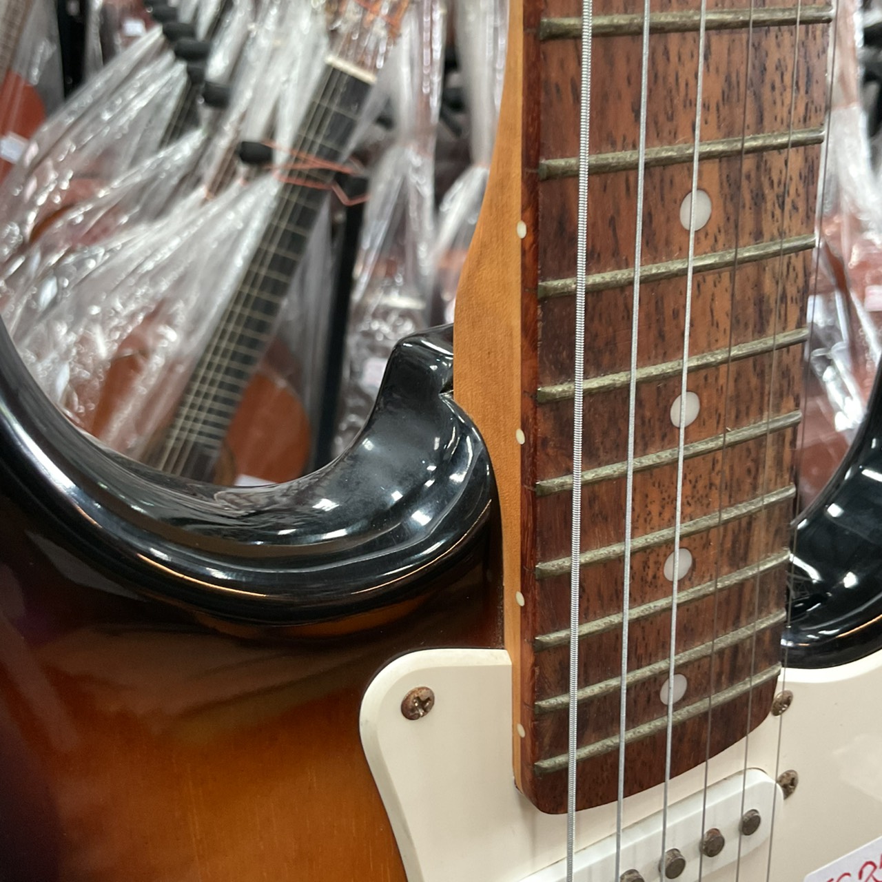 กีต้าร์ไฟฟ้า Squier by Fender