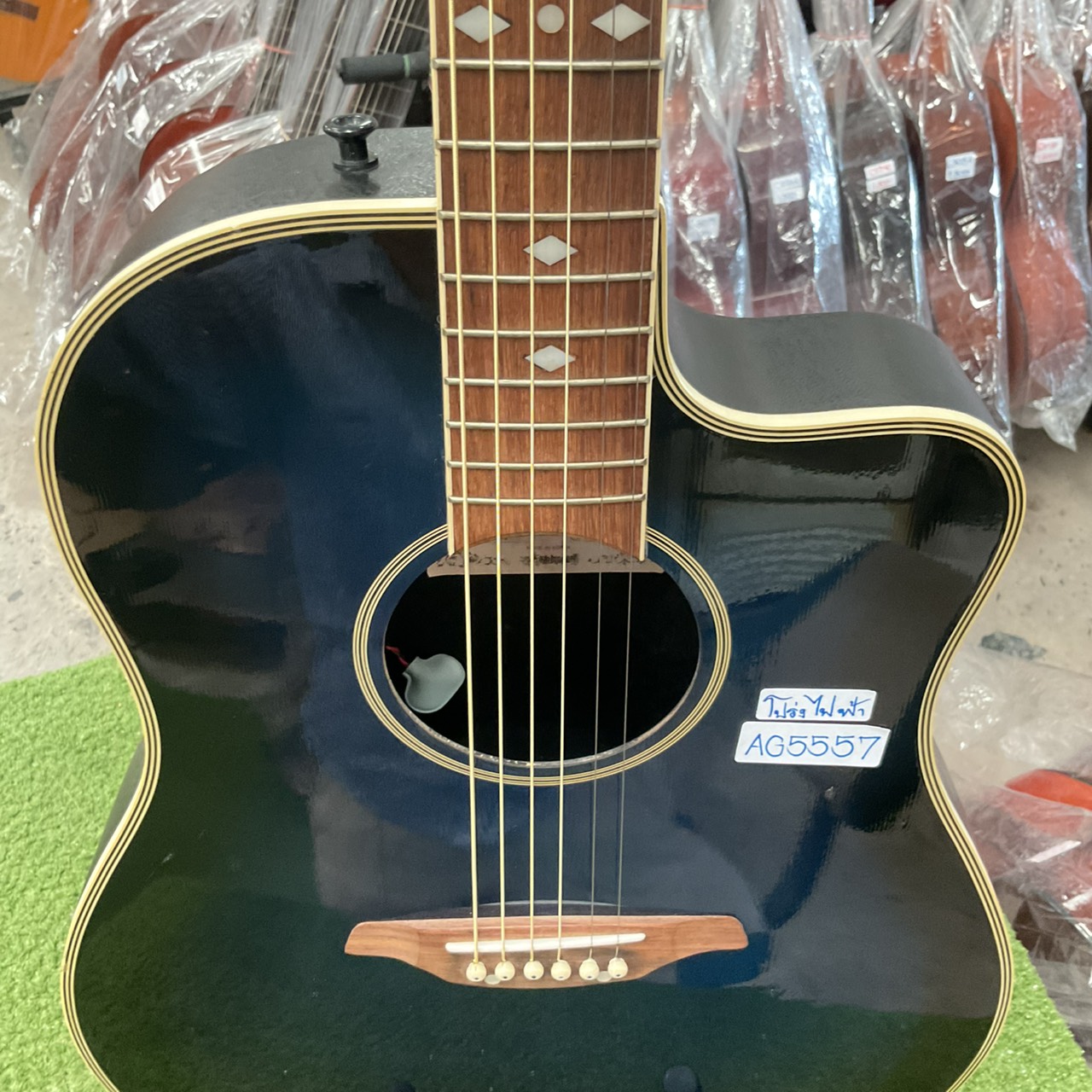 กีต้าร์โปร่งไฟฟ้า Legend : LMB-38