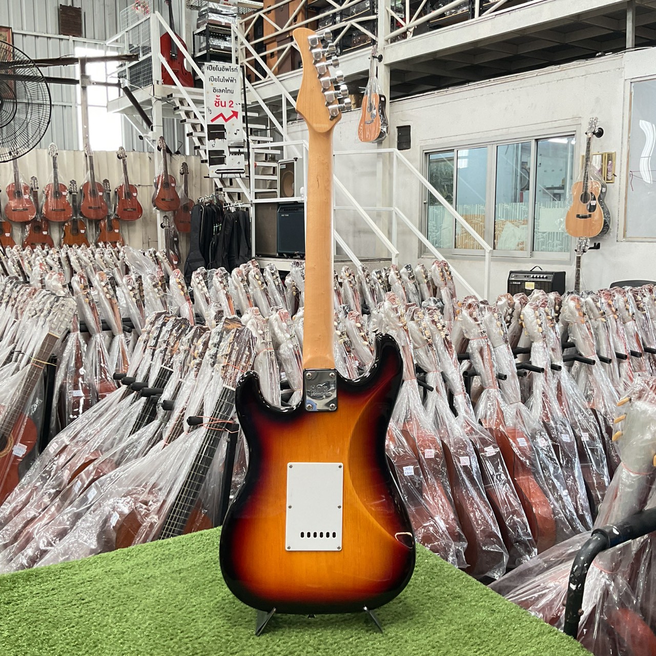 กีต้าร์ไฟฟ้า R D R