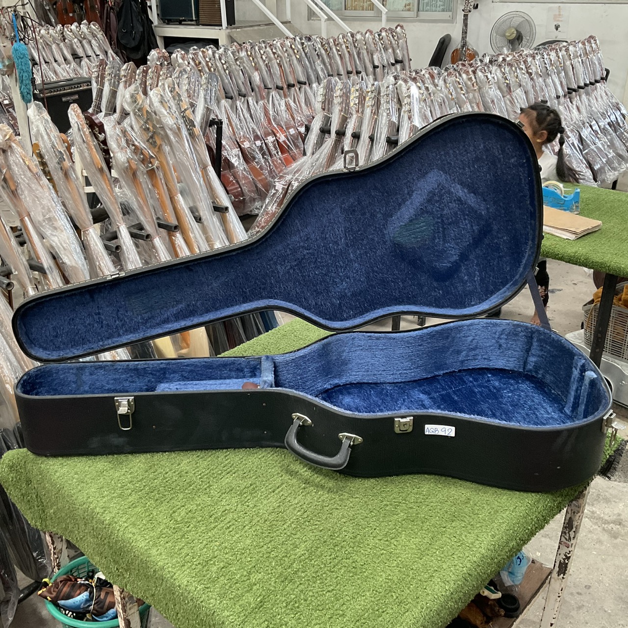 กล่องเคสกีต้าร์โปร่ง