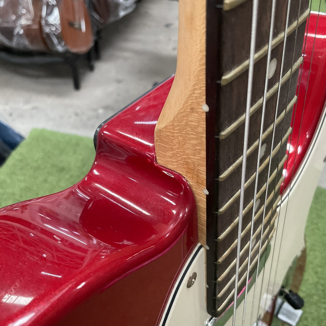 กีต้าร์ไฟฟ้า JUNQ