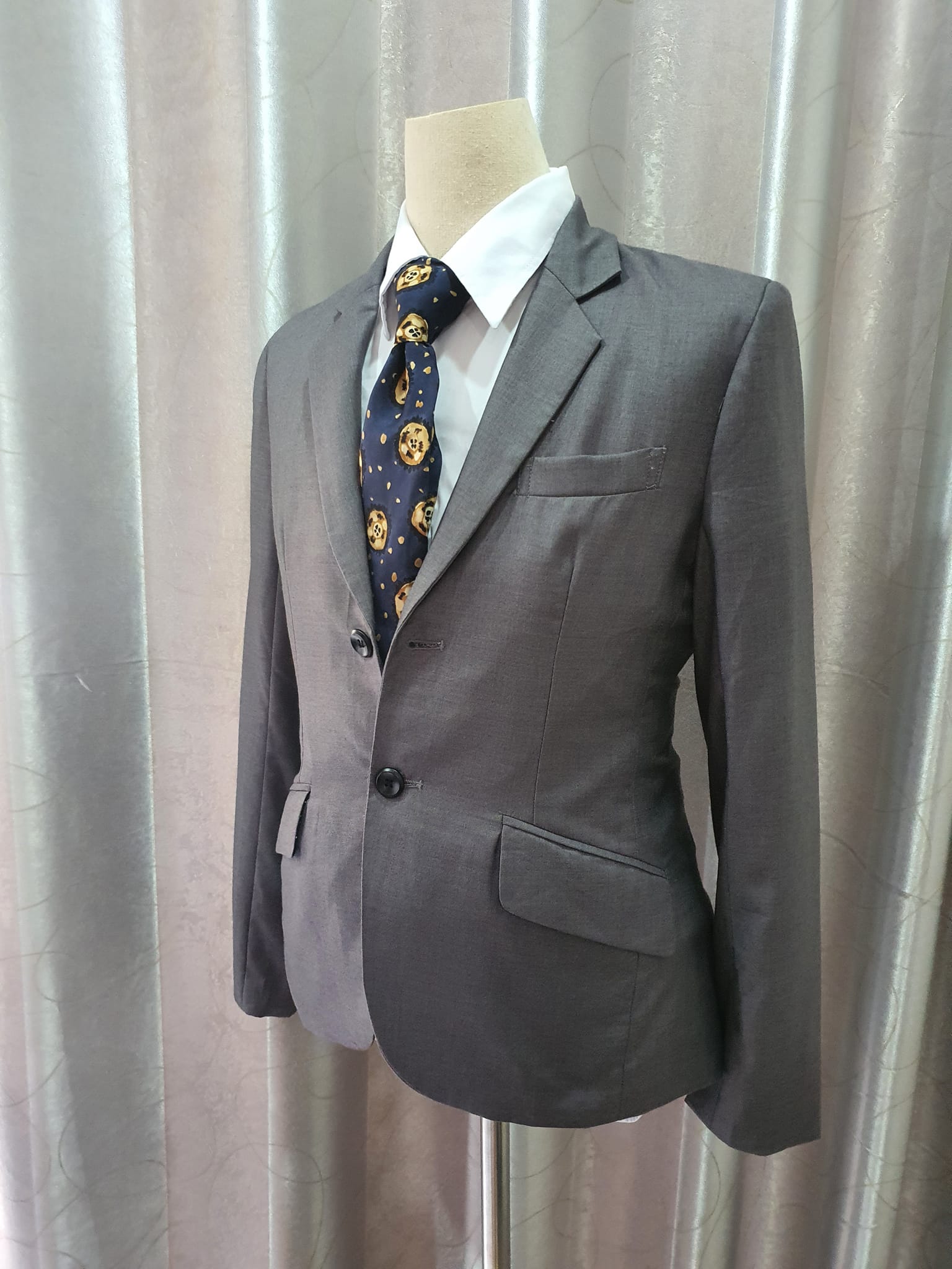 Suit0012 เสื้อสูท นำเข้า มือสอง สีเทา Apply อก 35 นิ้ว