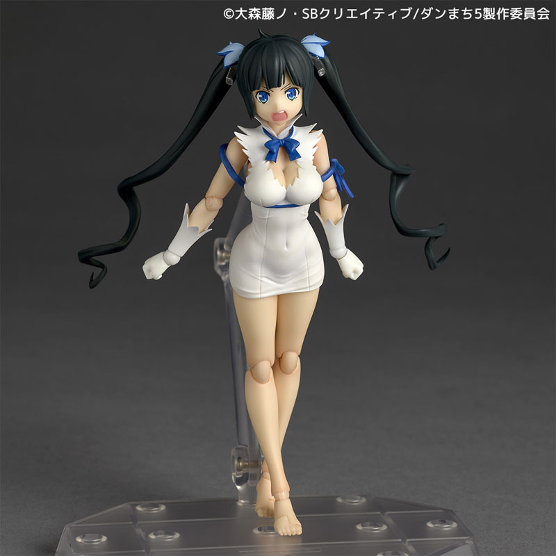 Revoltech Is It Wrong to Try to Pick Up Girls in a Dungeon? Hestia(Pre-order)