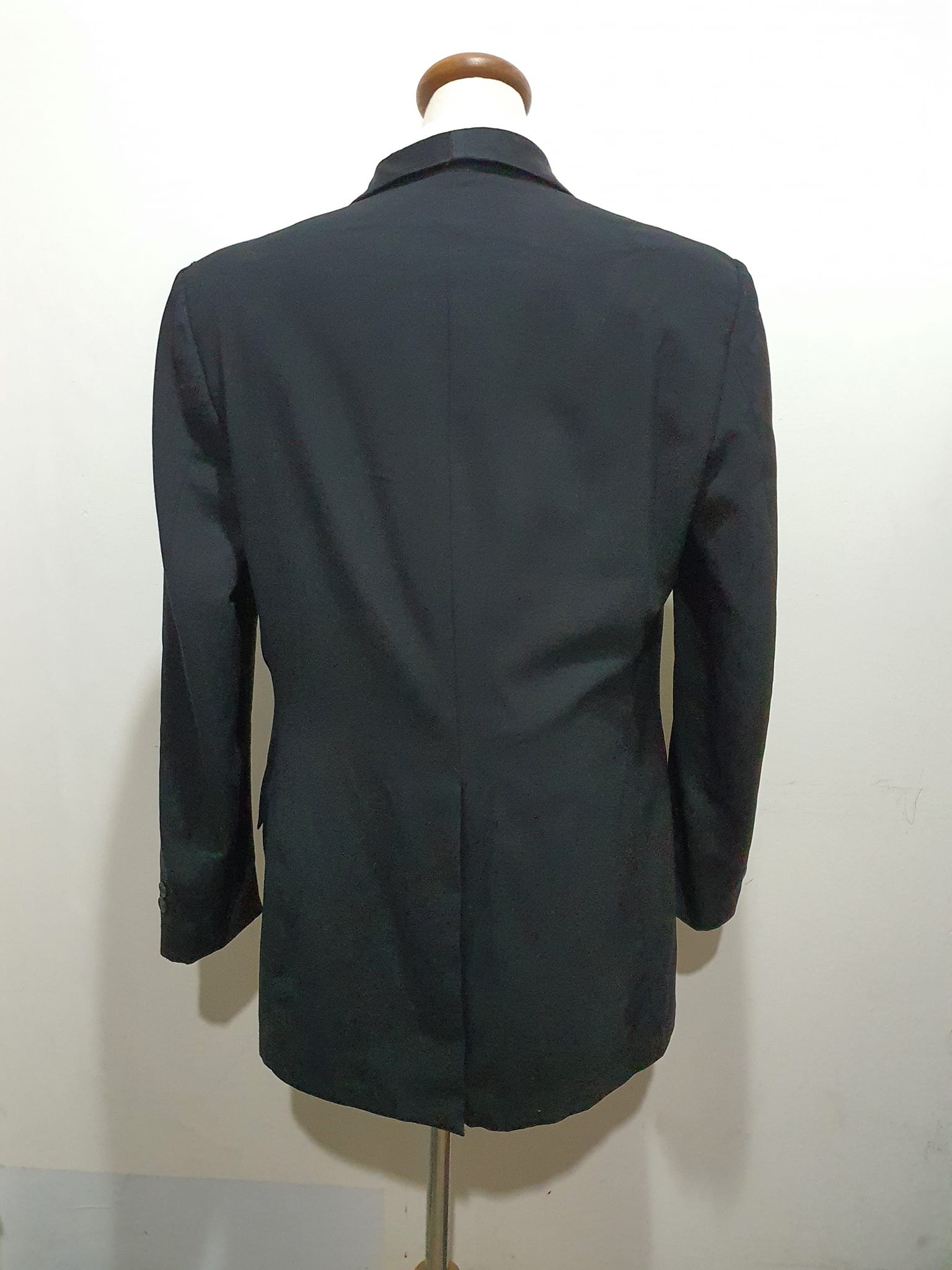 Suit0029 เสื้อสูททักซิโด้ สีดำ แบรนด์ มือสอง aftersix อก 42 นิ้ว
