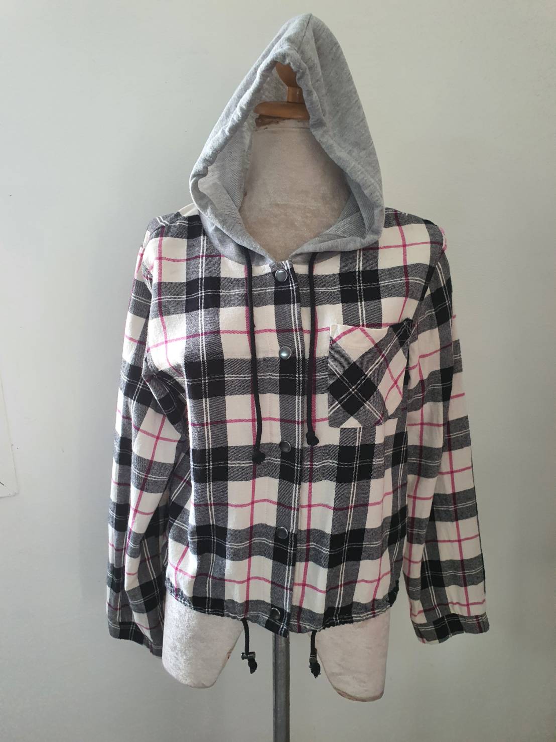 FF06478 เสื้อคลุมมีฮู้ด ลายสก็อต NO BOUNDARIES อก 37 นิ้ว
