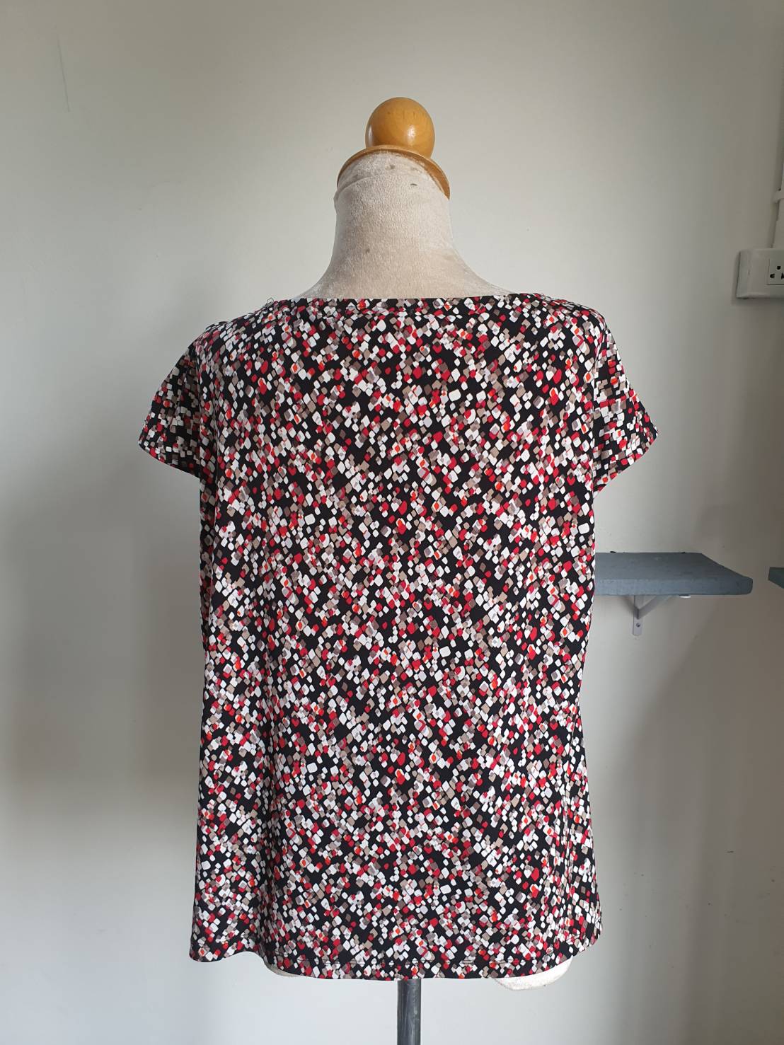 FF05236 เสื้อผ้ามือสอง ลวดลายสวย แบรนด์ liz claiborne อก 40-45 นิ้ว