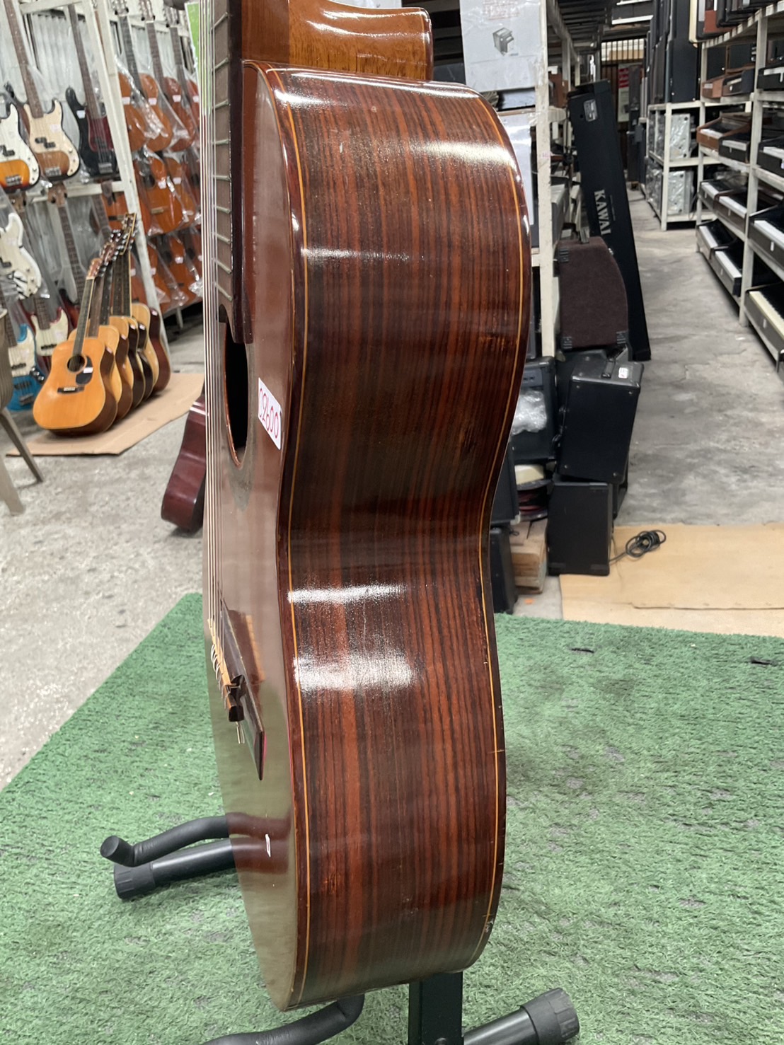 กีต้าร์คลาสสิค Abe Gut : 63D