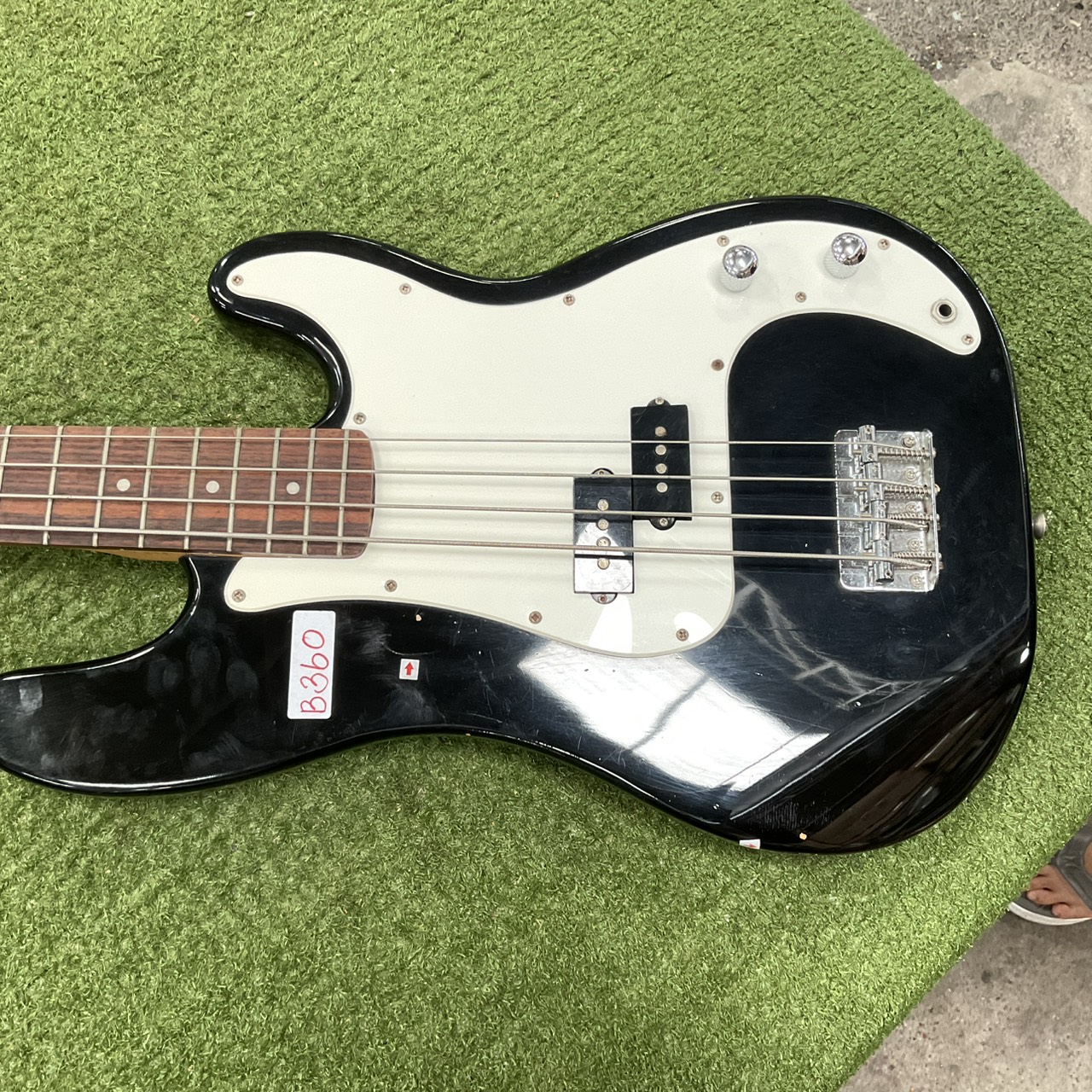 กีต้าร์เบส FORMESTAR