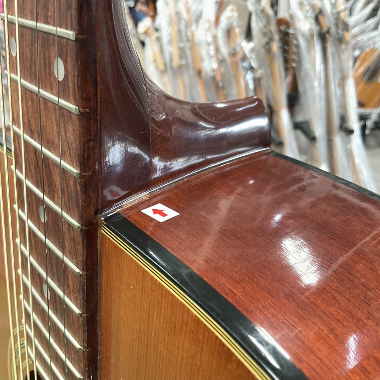 กีต้าร์โปร่ง Marchis : M130