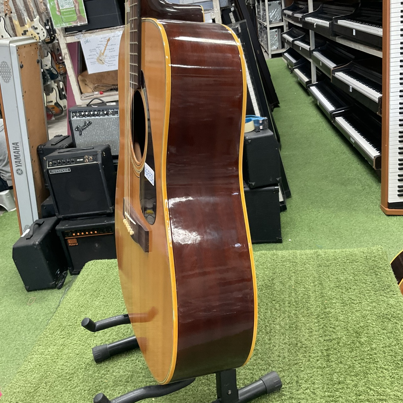 กีต้าร์โปร่ง YAMAHA : FG-151