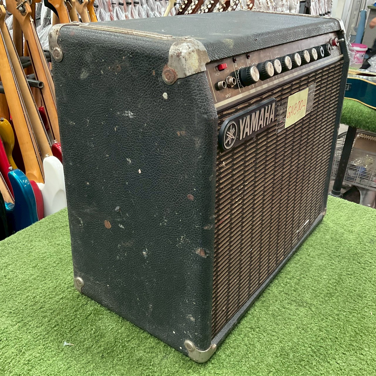 แอมป์กีต้าร์ YAMAHA : F100-112