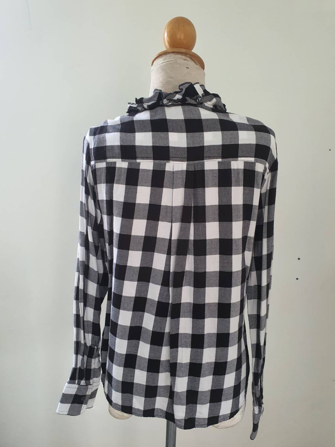 FF05708 เสื้อลายสก็อต สีขาว แบรนด์ GAP อก 38 นิ้ว