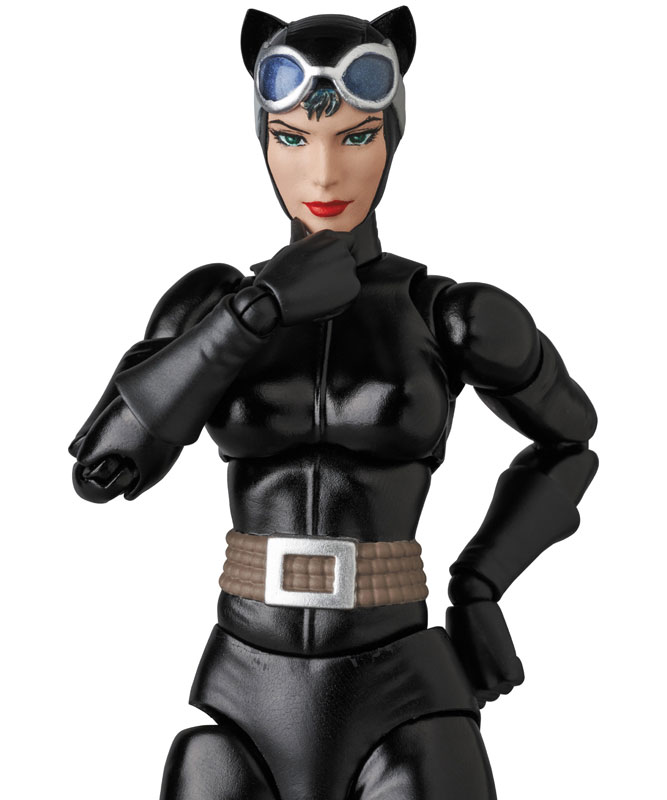 MAFEX No.123 MAFEX CATWOMAN (HUSH Ver.)(Pre-order)