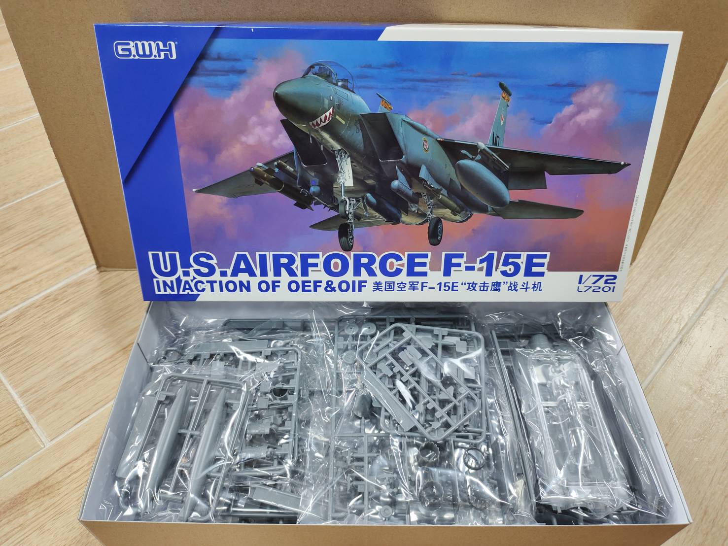 โมเดลเครื่องบิน Great Wall Hobby 1/72 L7201 USAF F-15E In Action of OEF & OIF