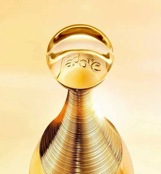 Dior J'Adore Eau De Parfum 50 ml ( หิ้วคะ )