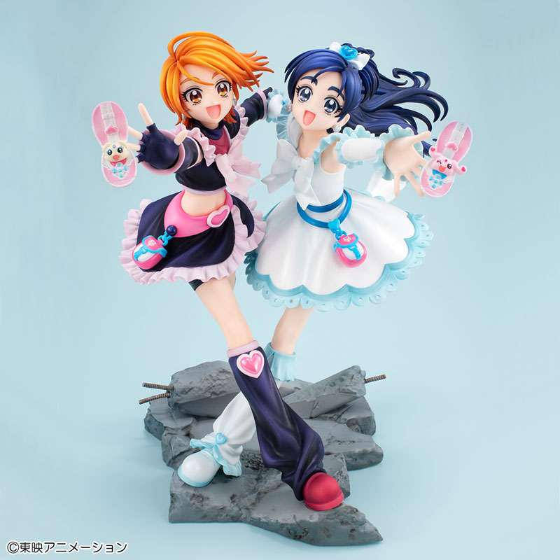 Lucrea Futari wa Pretty Cure Cure Black & Cure White Complete Figure(Pre-order)