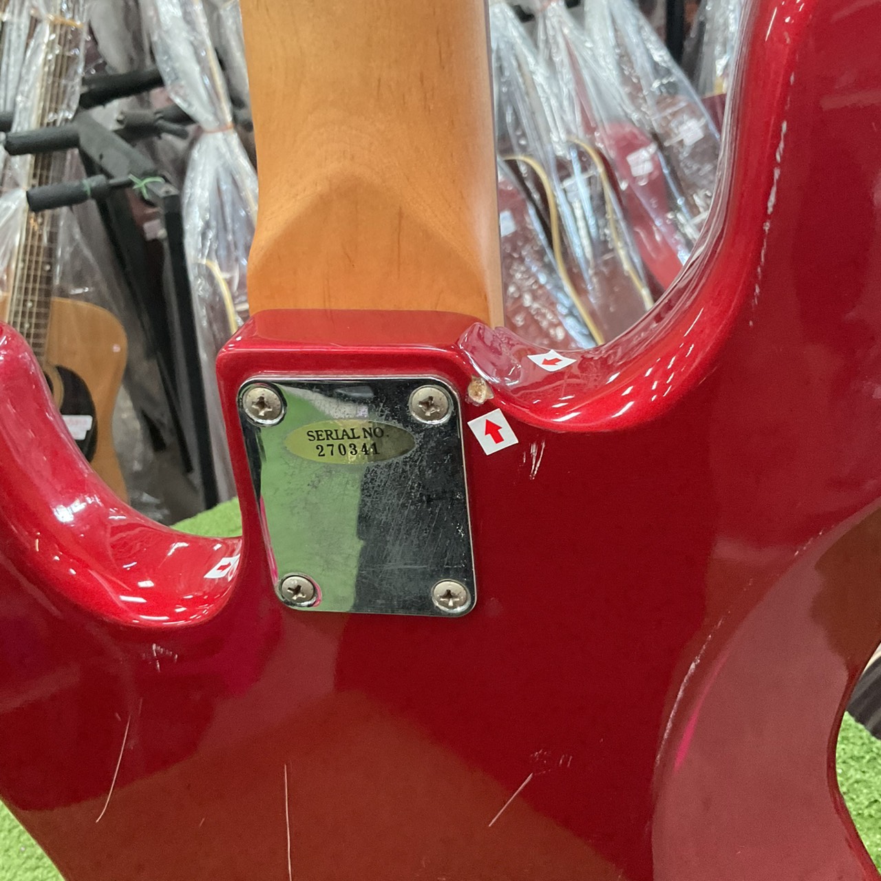 กีต้าร์เบส BUSKER'S