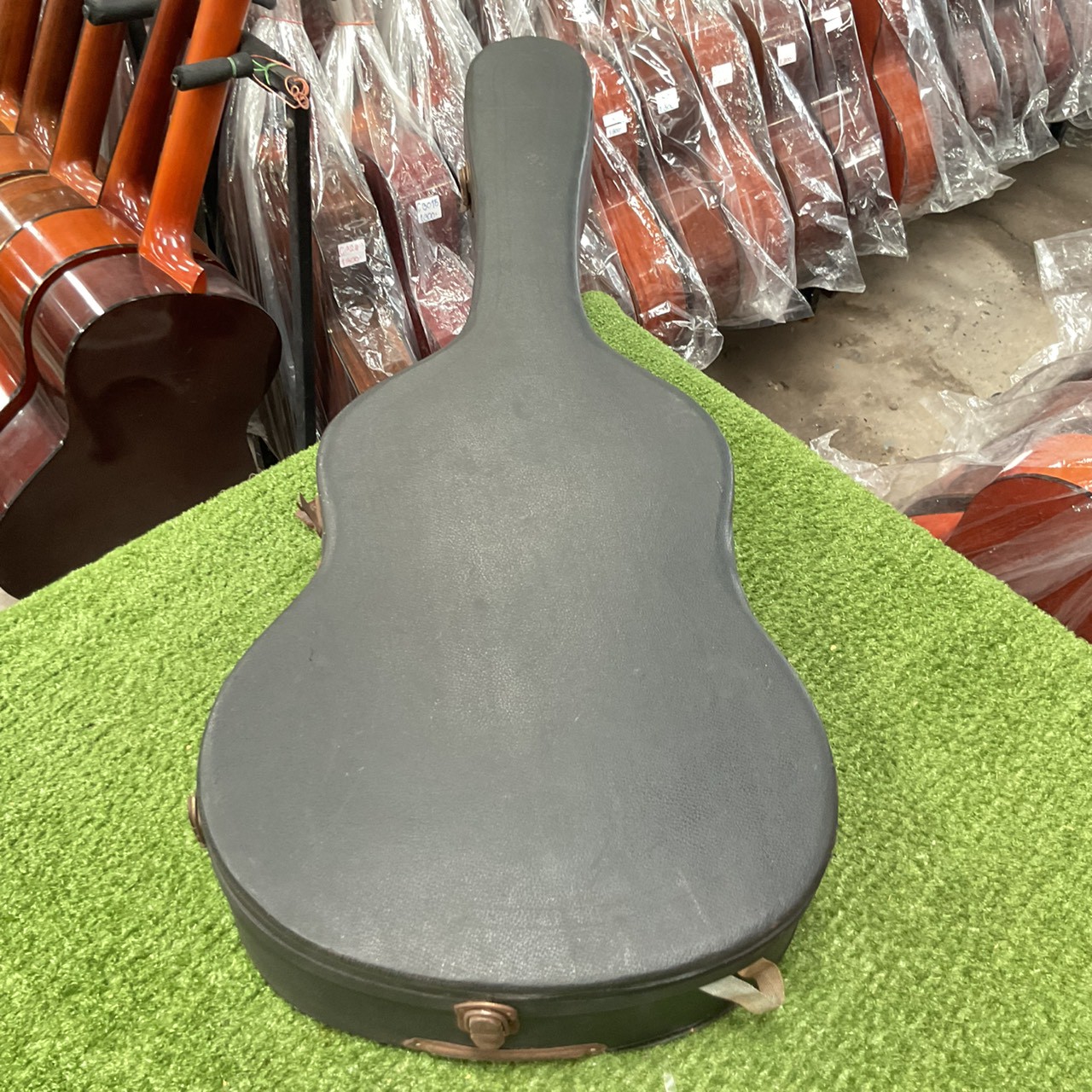 กล่องเคสกีต้าร์คลาสสิค