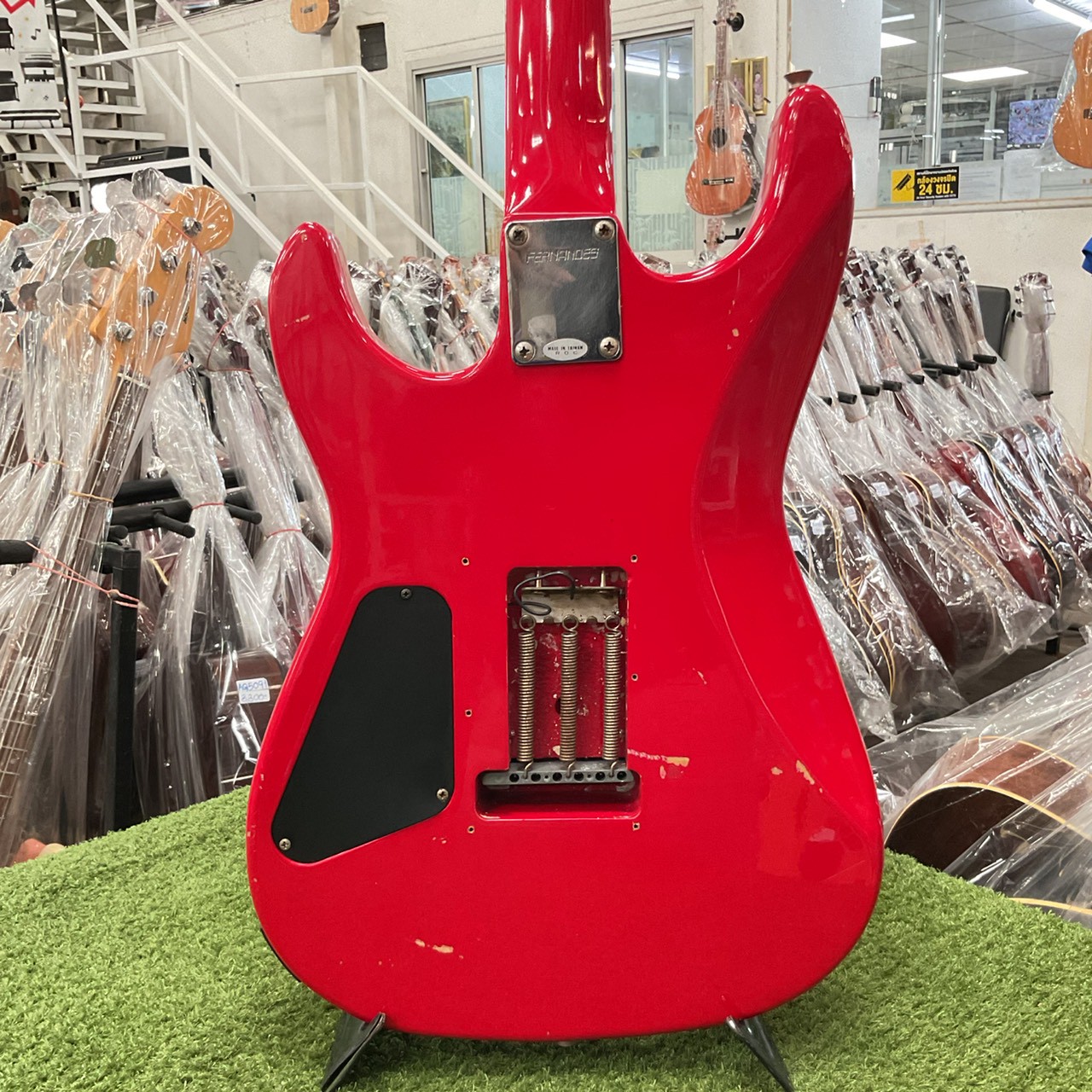 กีต้าร์ไฟฟ้า FERNANDES