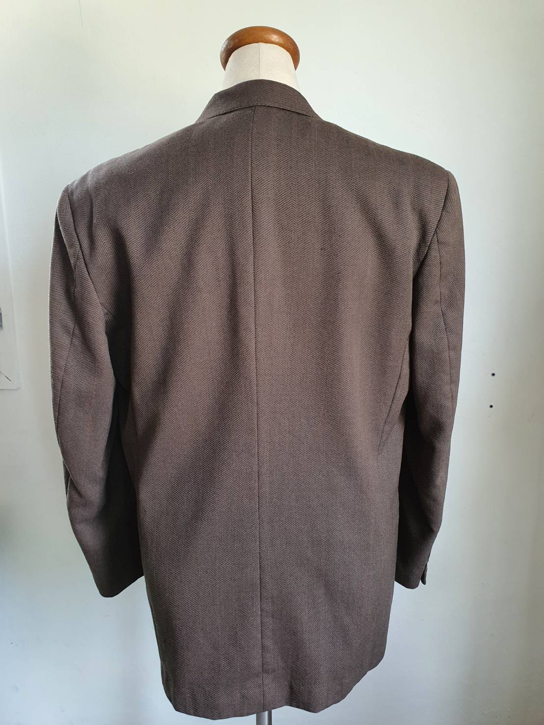 SUIT-B0009 เสื้อสูท สีน้ำตาล ลายกางปลา แบรนด์CRESTMAN อก 40 นิ้ว