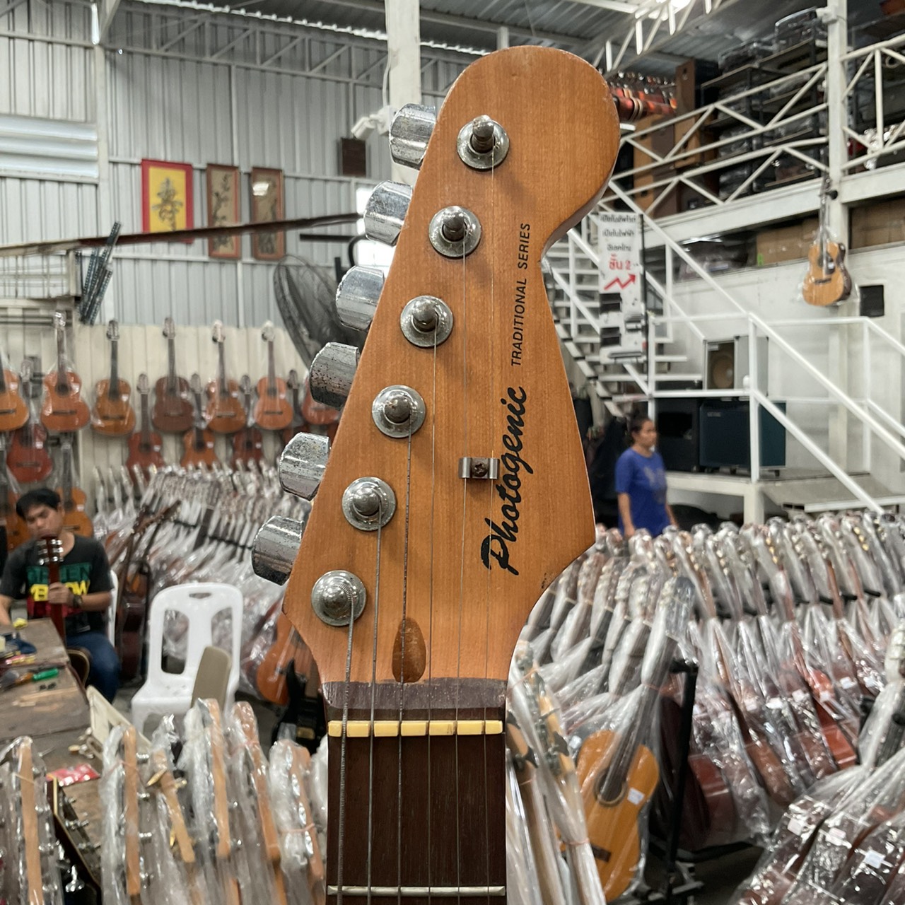 กีต้าร์ไฟฟ้า Photogenic : TRADITIONAL