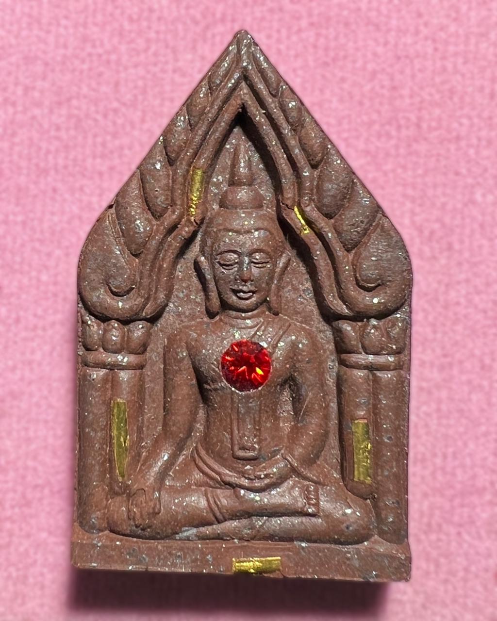 ขุนแผนมหาเสน่ห์ (เนื้อผงไม้ตะเคียน, ฝังตะกรุดทองคำ 9 ดอก) Great Charming Khun Phaen (Takhian wood powder, Embedded with 9 gold Takruds). SKU-03281