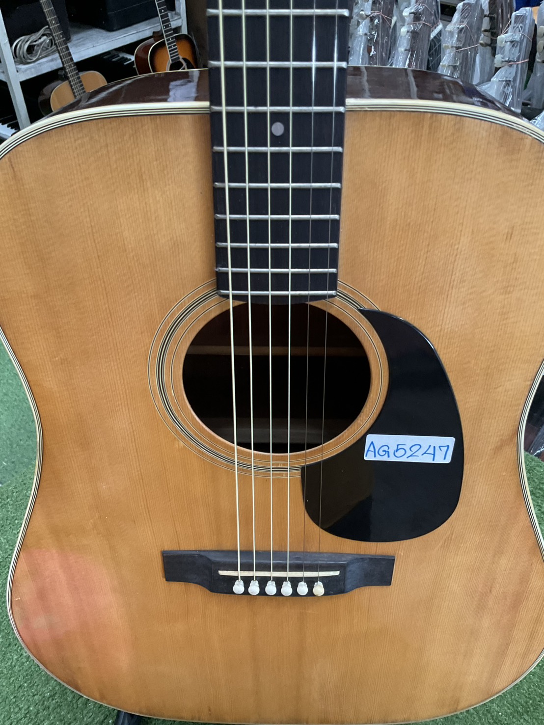 กีต้าร์โปร่ง No Brand