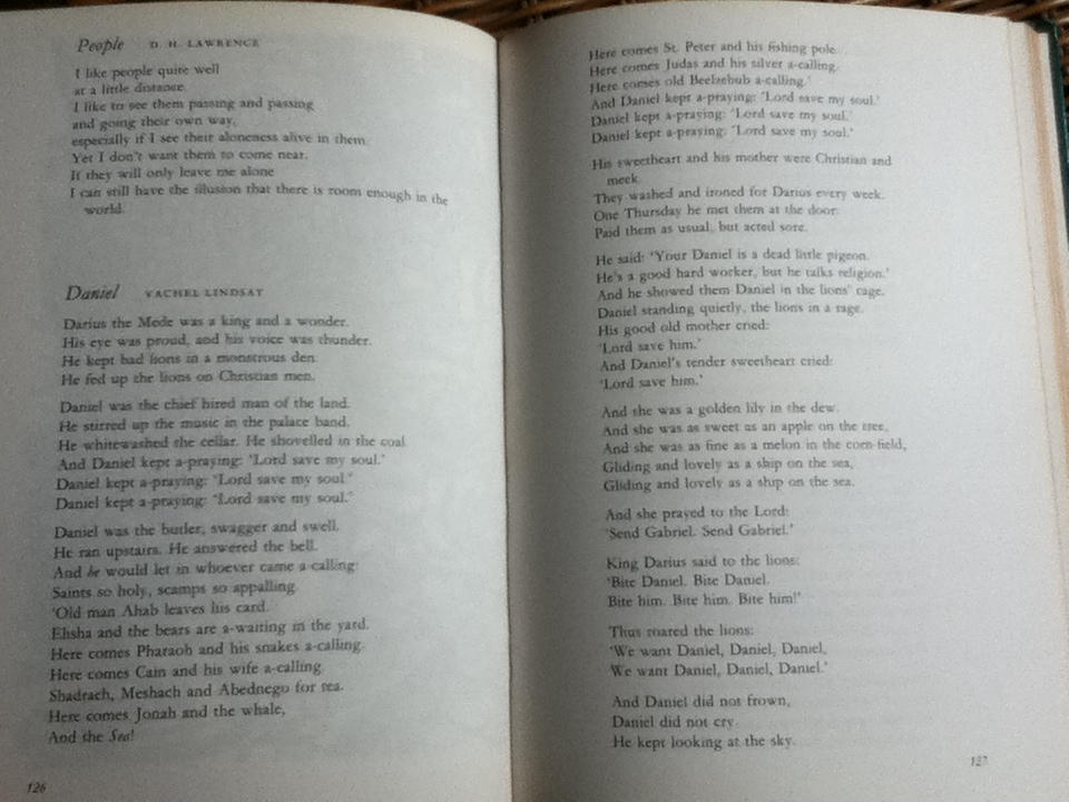 The New Dragon Book of Verse/ Edited by Michael Harrison and Christopher Stuart-Clark