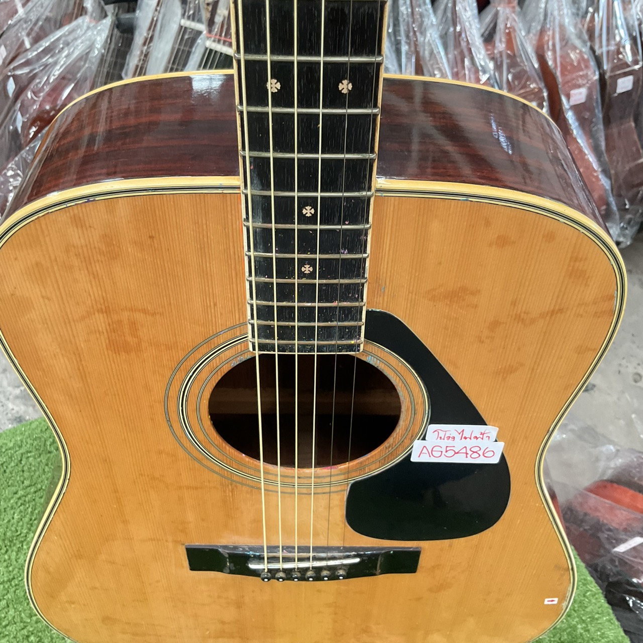 กีต้าร์โปร่งไฟฟ้า YAMAHA : FG-301