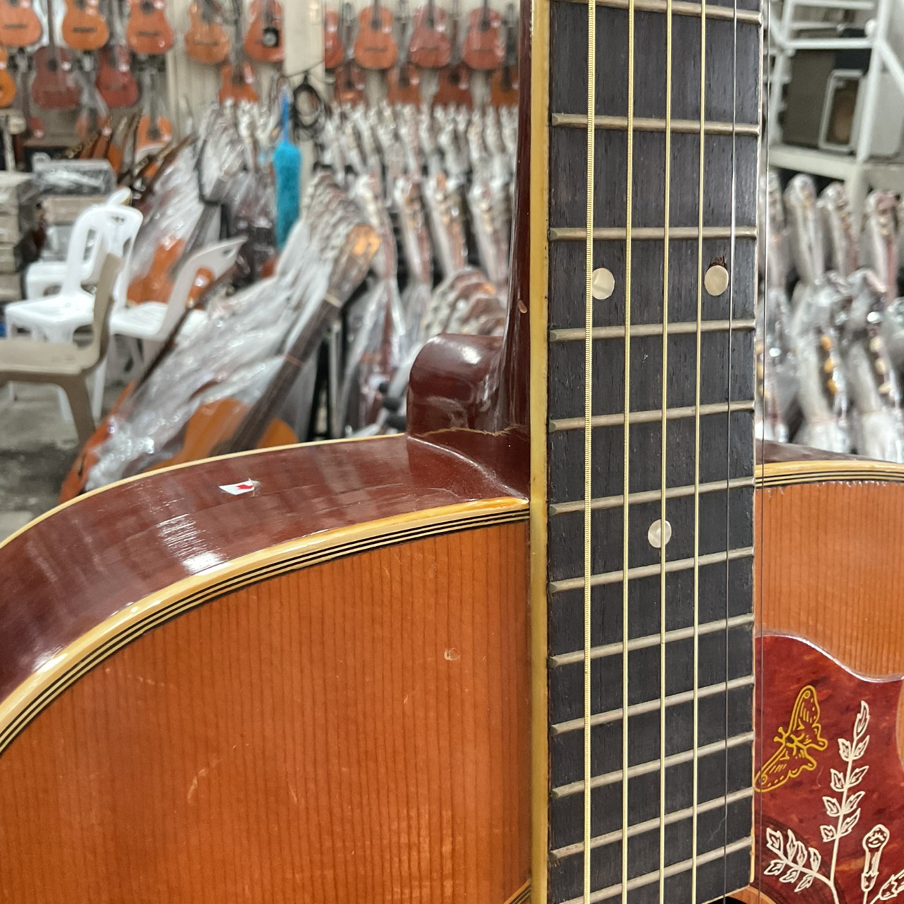 กีต้าร์โปร่ง VICTOR : F180