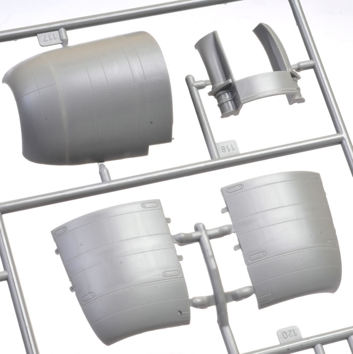 โมเดลเครื่องบินรบ Kinetic Model 1/24 KI-K3212 P-47D Thunderbolt Mk.1