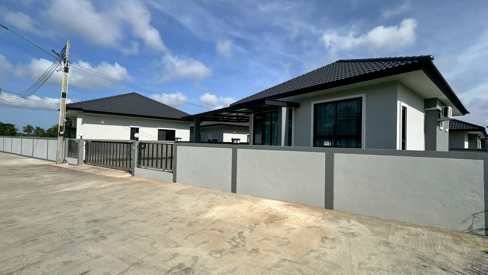 บ้านเช่าพัทยา หนองปลาไหล 3 ห้องนอน 3 ห้องน้ำ บ้านใหม่ ตกแต่งพร้อมอยู่ สวยมาก