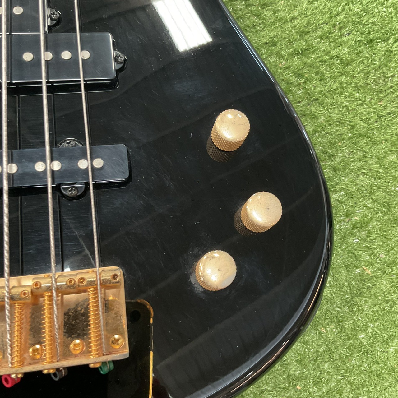 กีต้าร์เบส FERNANDES