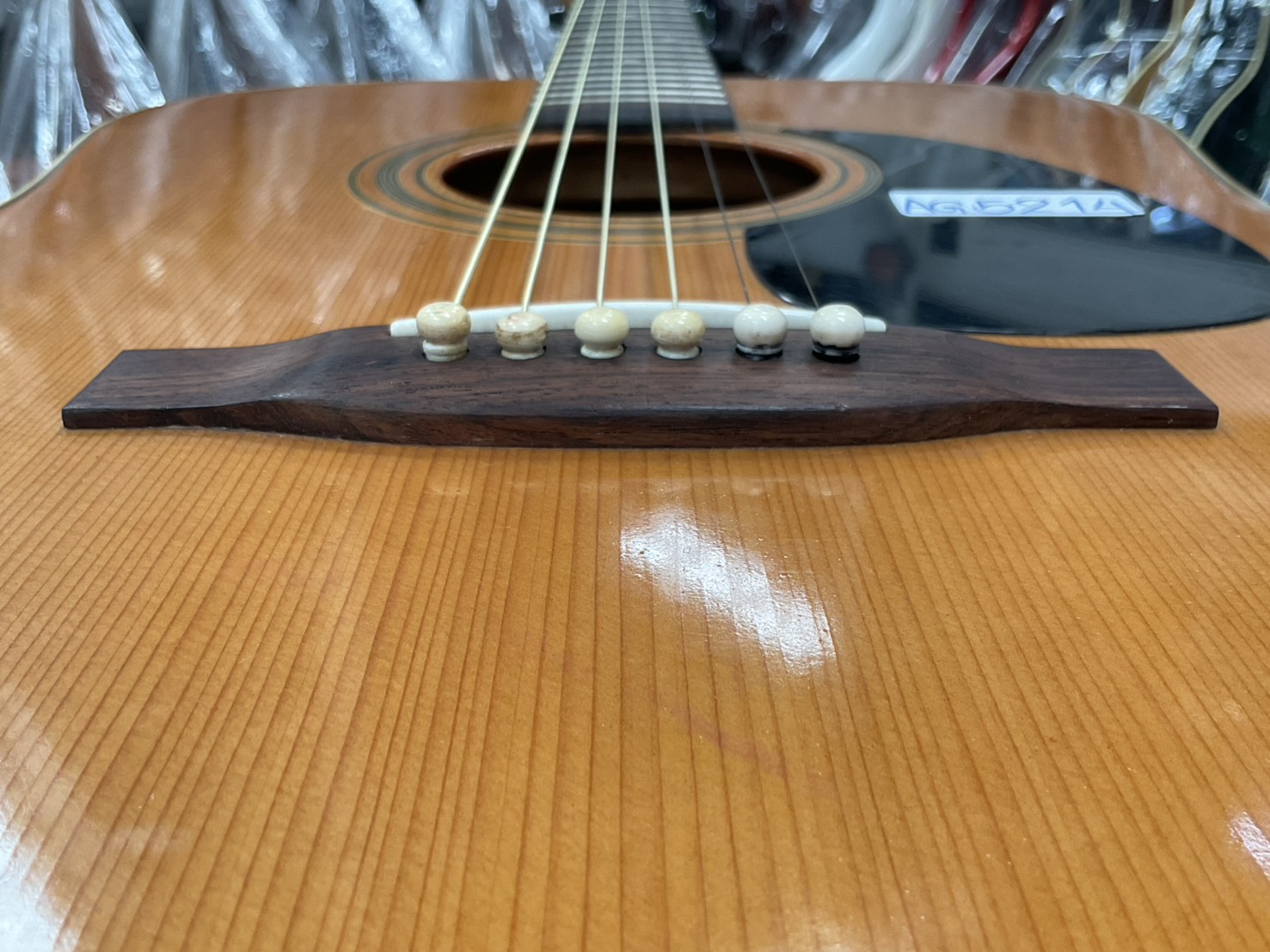 กีต้าร์โปร่ง Phenix : W130