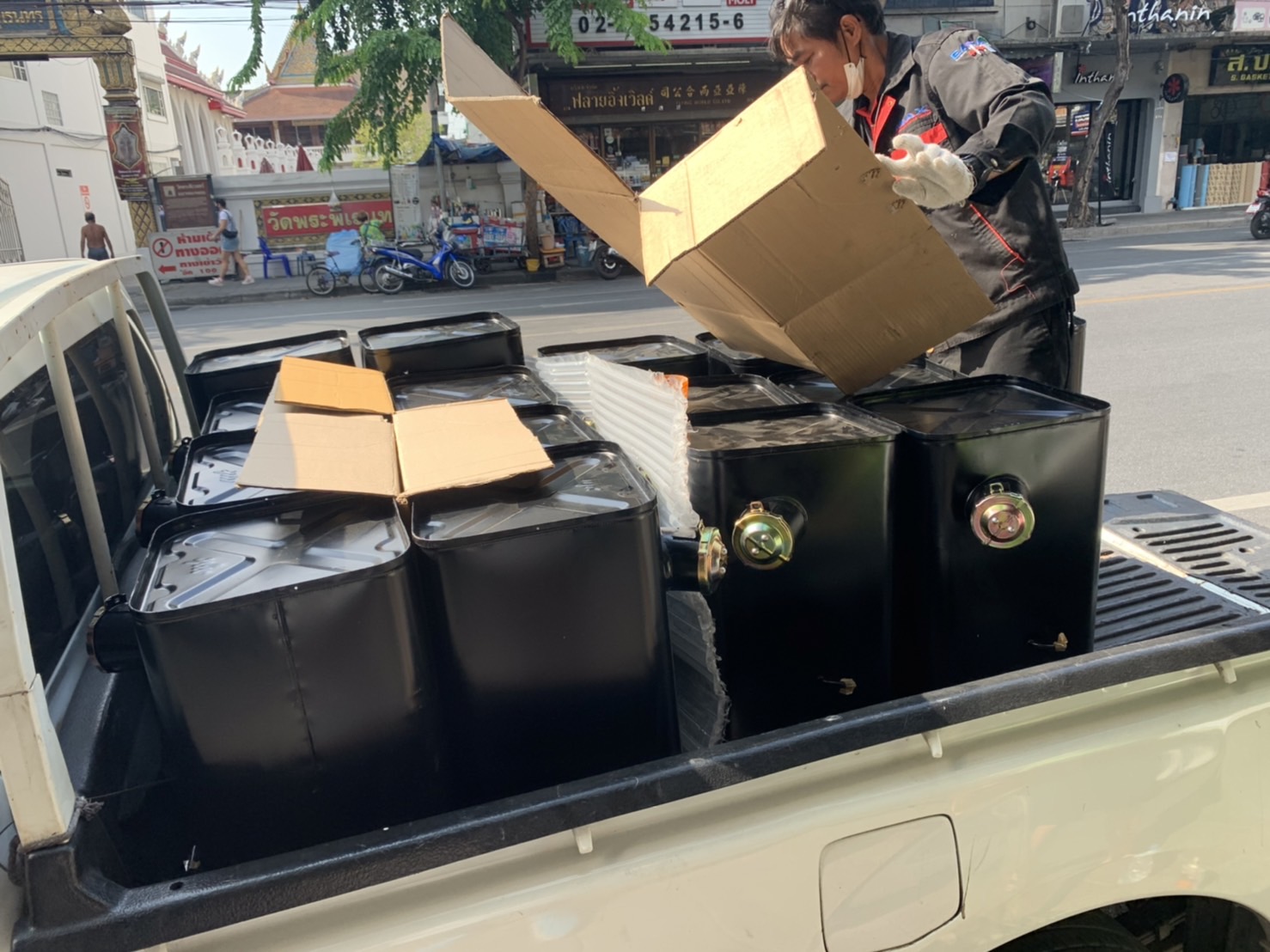 ถังน้ำมันรถบรรทุก 60 80 100 150 200 ลิตร