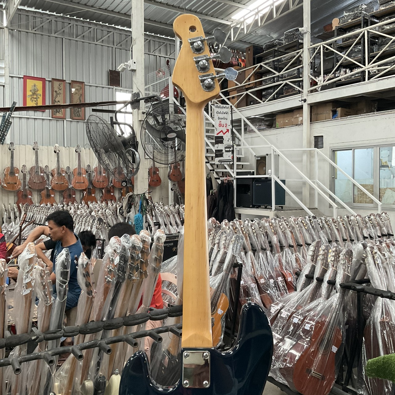 กีต้าร์เบส PhotoGenic สินค้าไม่พร้อมใช้งาน (ต้องซ่อม)