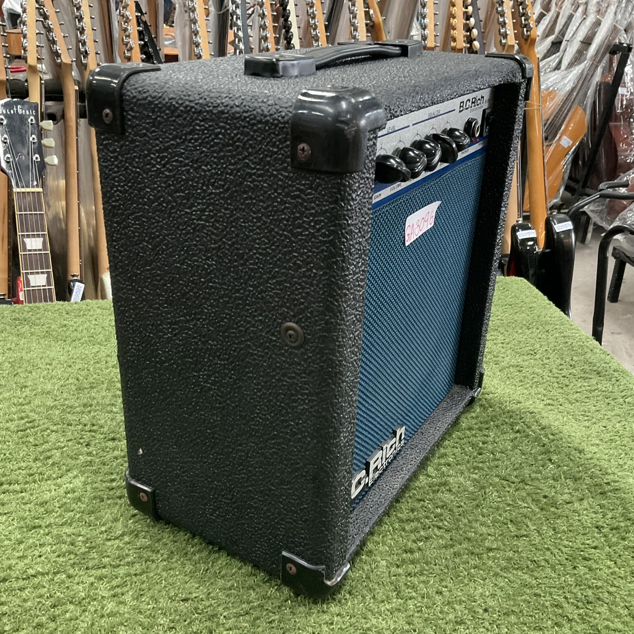 แอมป์กีต้าร์ B.C.Rich : BC-010X