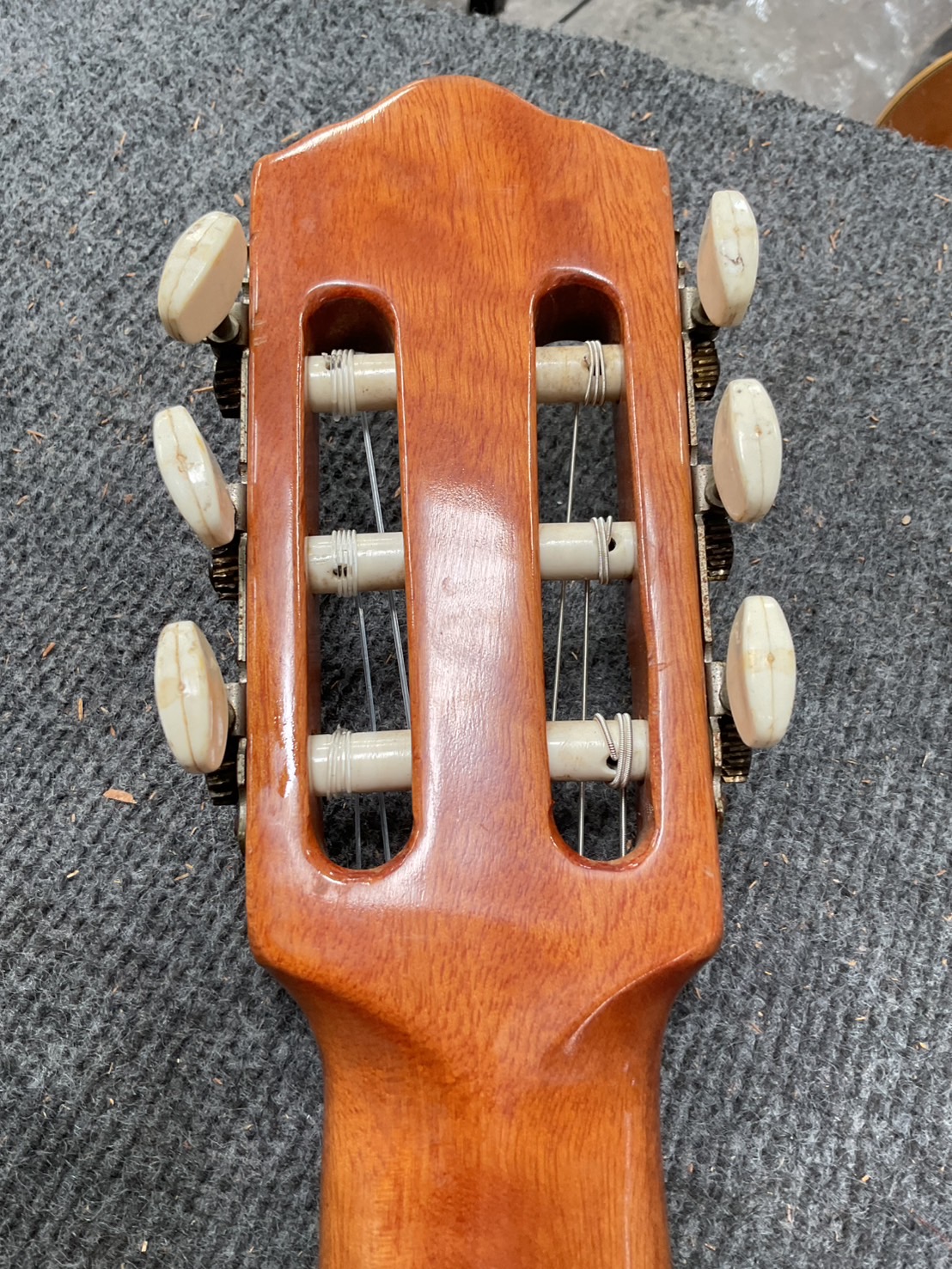 กีต้าร์คลาสสิค ZEN-ON GUT : No.70