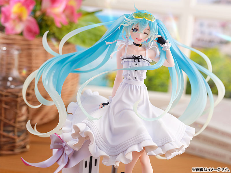 Hatsune Miku GT Project Racing Miku 2021 Vacation Style Ver. 1/7 Complete Figure(Pre-order)
